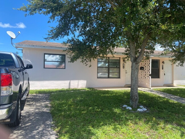Building Photo - 4100 NW 39th Ave