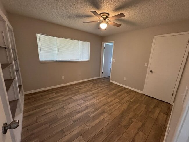 Photo - Spacious 3BR/2BA Duplex – Fresh Remodel, P...