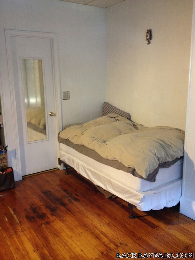 272 Newbury St Unit 11