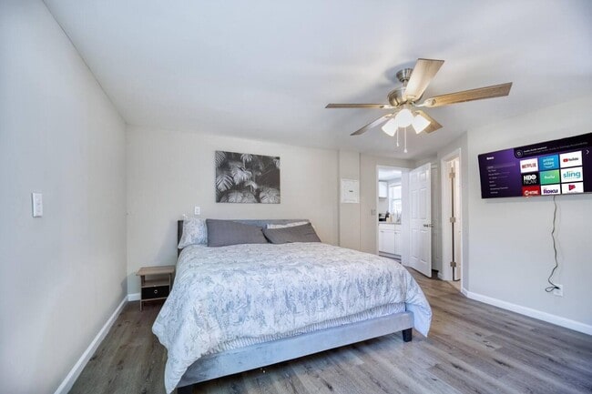 832 Mikael Ave
