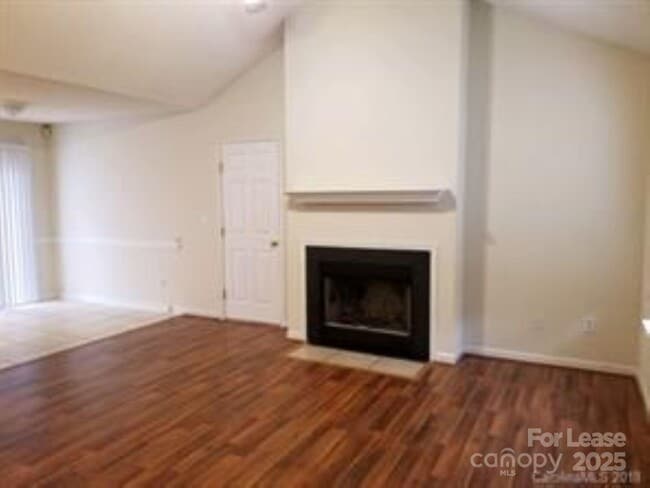 Photo - 437 Cedarcroft Dr