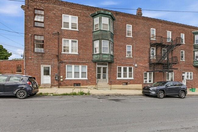 Building Photo - 910 S 7th St Unit 1