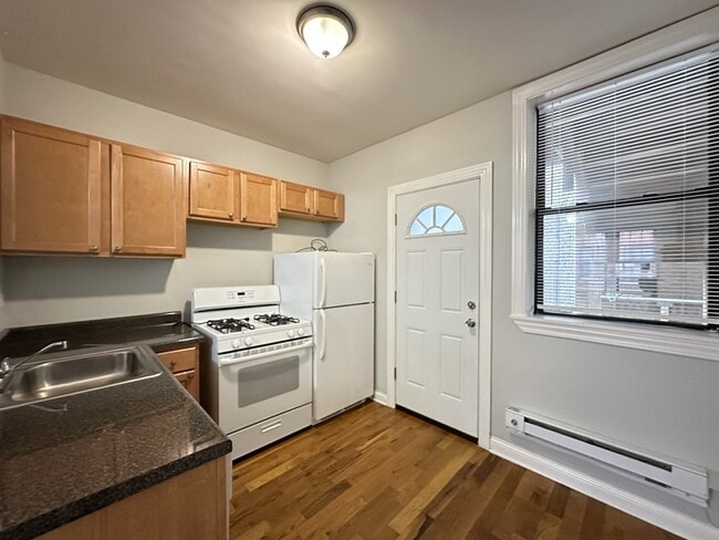4329 N Wolcott Unit A2