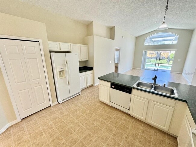 Photo - 1317 Casterton Cir