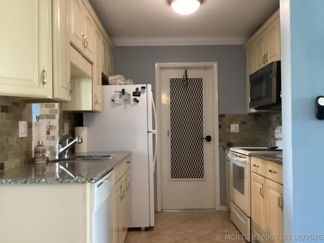 Photo - 606 SW 15th St