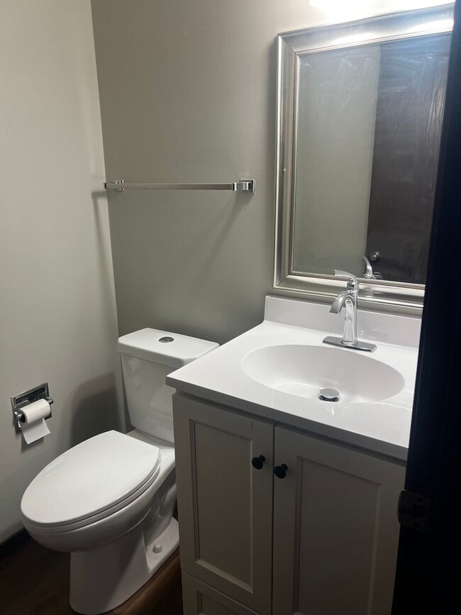 Photo - 1825 W Brewster St Unit 1827 W Brewster St