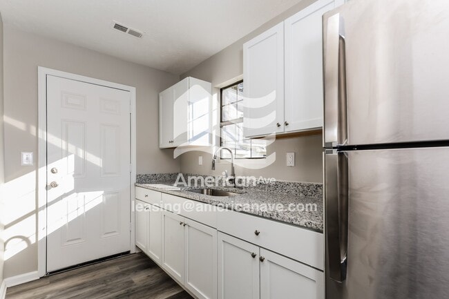 Photo - 1851 Norwood Ave