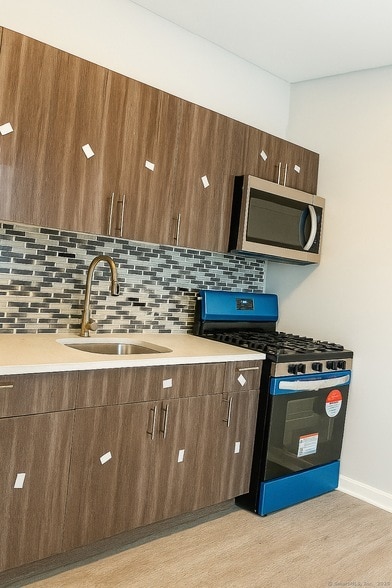 Building Photo - 639 Barnum Ave Unit 2L Rental