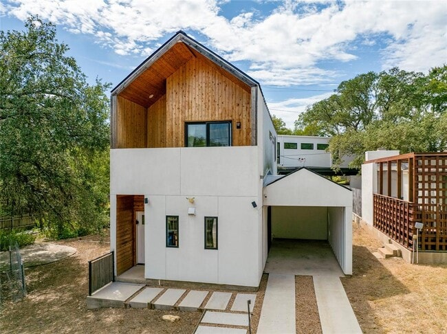 Building Photo - 2801 Cedarview Dr