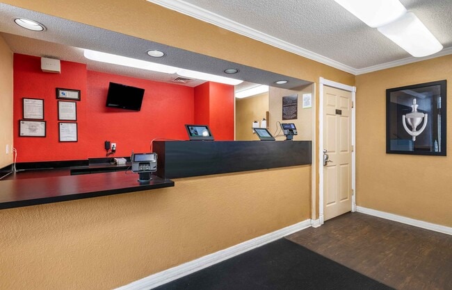 Furnished Studio-Jacksonville - Southside - St Johns Towne Ctr