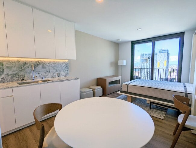 Photo - New Fully Furnished High Floor luxurious Studio with 1-Parking at 'A'ali'i Unit 3109