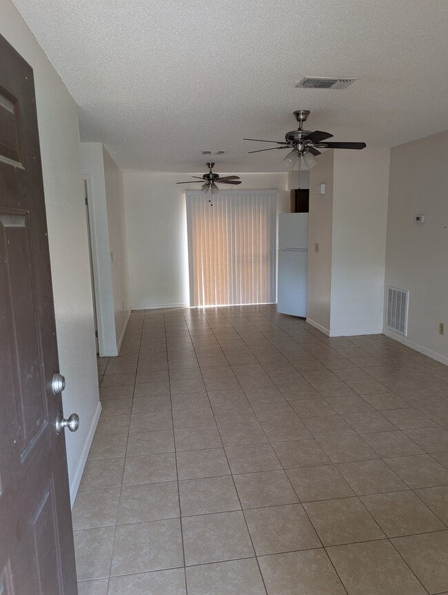 Photo - 371 NW Lake City Ave