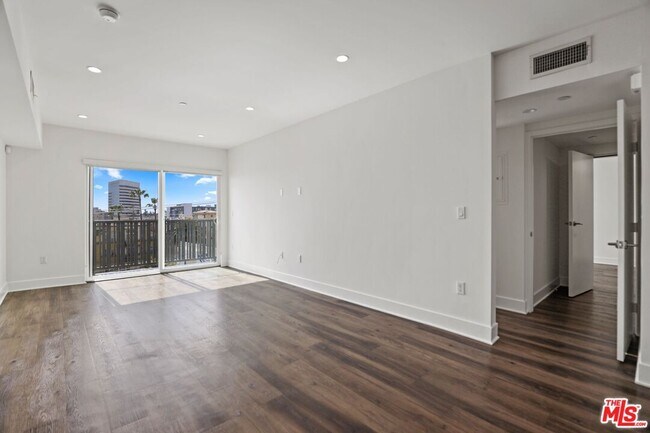 Photo - 1233 S Westgate Ave Unit 212