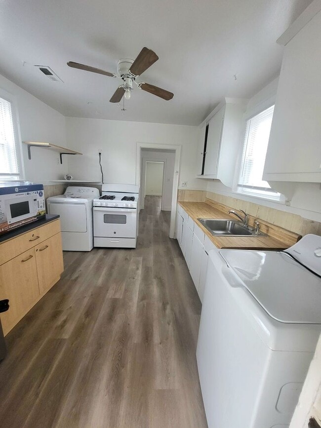 Photo - Large 2 BDRM 1 BA single family home across from the Beach!