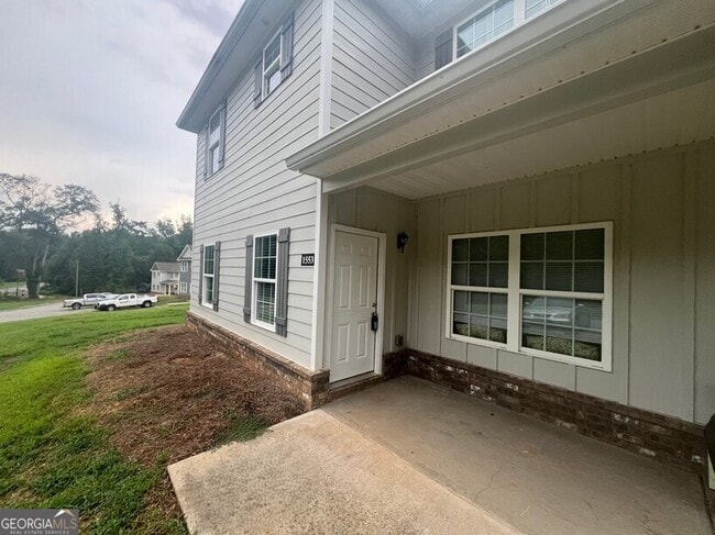 Building Photo - 1553 Bostwick Rd Rental