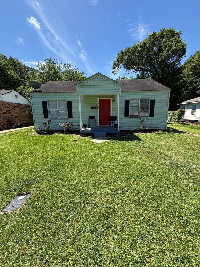 Building Photo - 207 23rd St