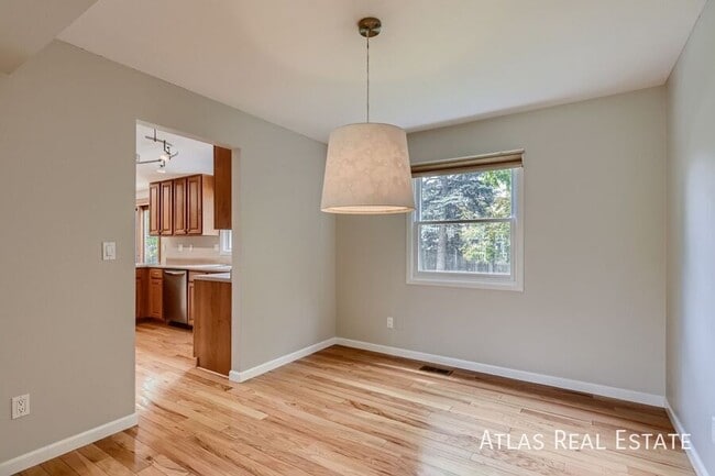 Photo - 1719 Hotchkiss Dr