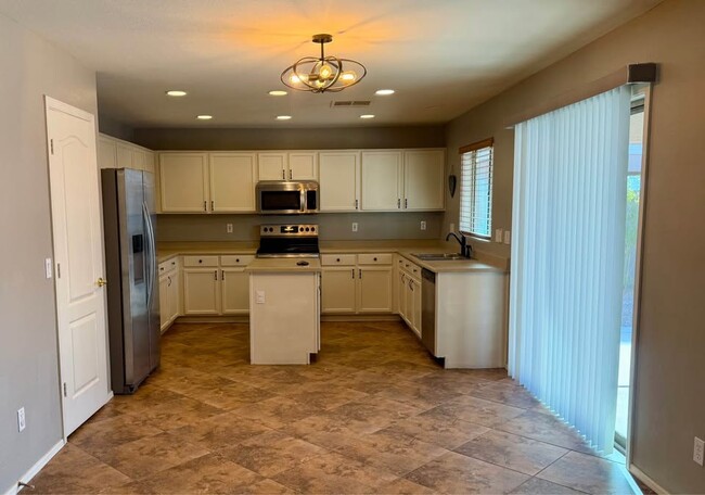 Photo - 43810 W Lindgren Dr