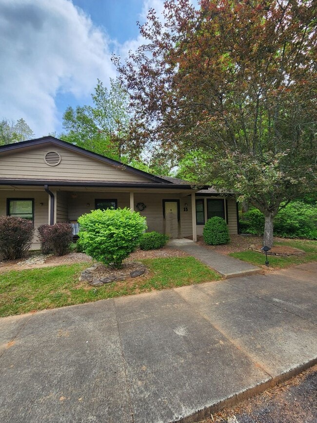 Photo - 15 Woodlands Dr