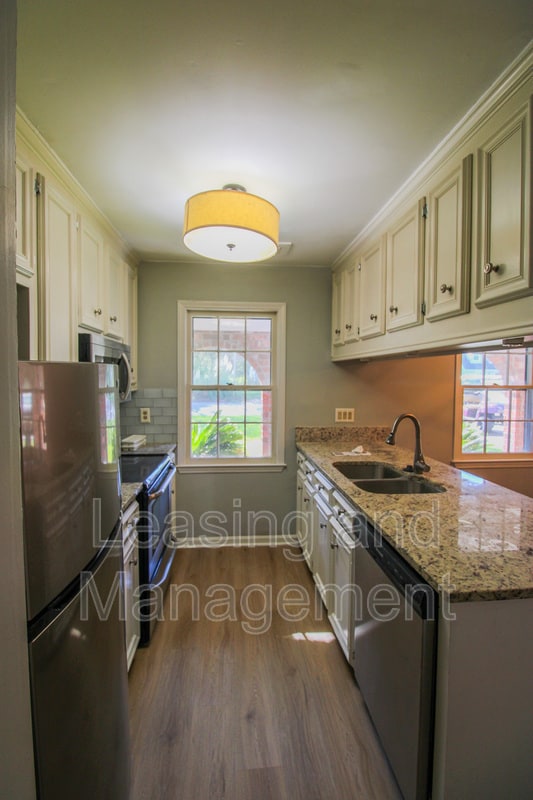 Photo - 679 Williamson Dr