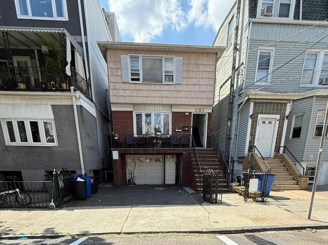 Photo - 351 New York Ave Apartment