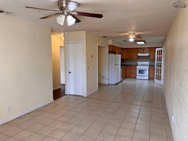 Photo - 1612 Phoenix Dr