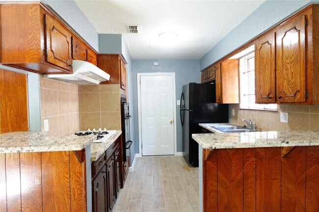 Photo - 10642 Wolbrook St