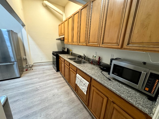 Building Photo - 1348 Park St Rental