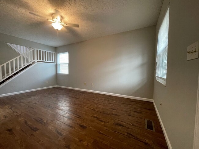 Photo - 4821 Lady Jane Ave