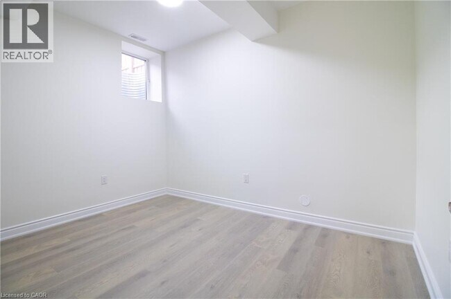 Photo - 55 William Dunlop St.
