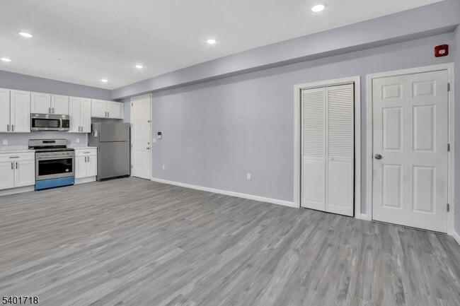 Photo - 155 Clifton Ave