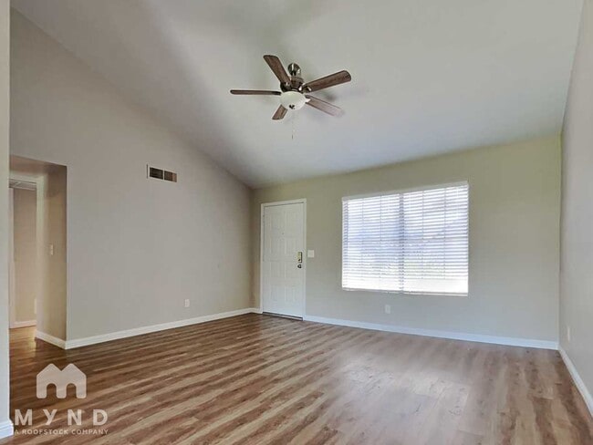 Photo - 818 E Piute Ave