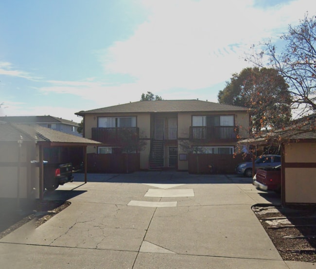 Building Photo - 2 Bedroom 1 Bath Apartment Unit 1141-A