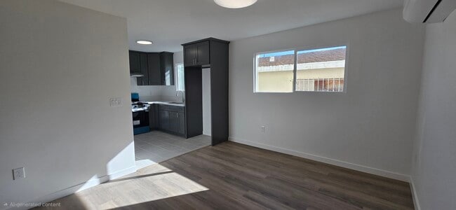 Building Photo - 1428 E 54th St Unit #2