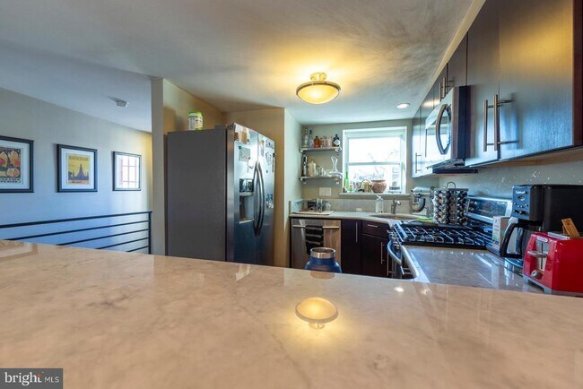 Photo - 1708 Catharine St Unit 2