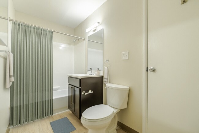 Photo - Franklin Manor Apartments