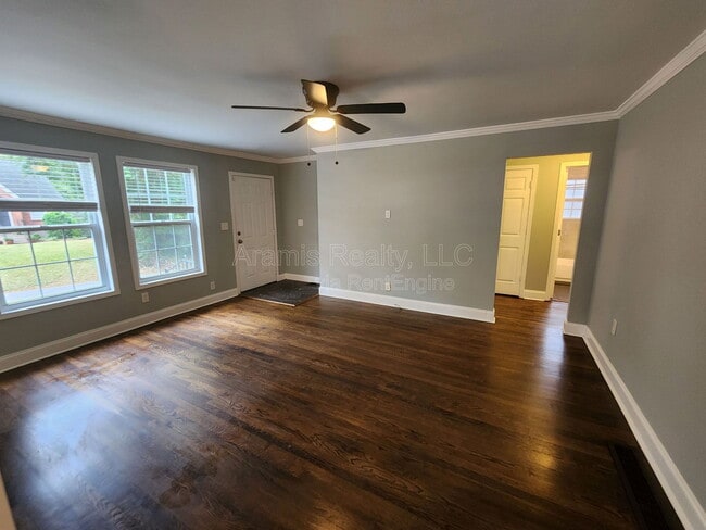 Photo - 1733 Beecher St SW