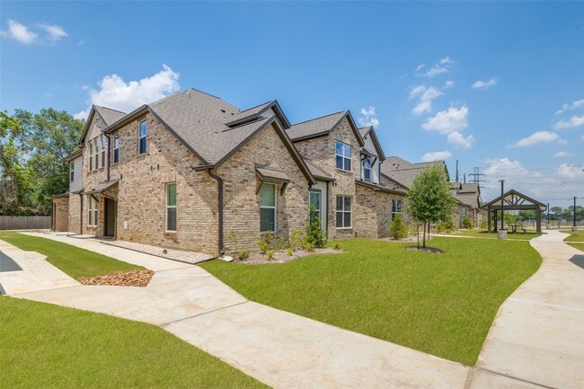 Photo - 221 Pk Pl Cir Unit C