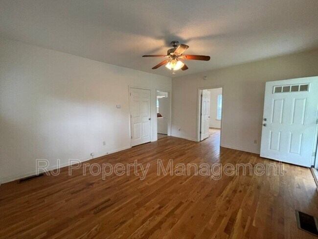 Photo - 641 S Greer St