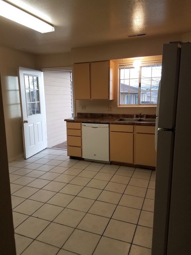 Photo - 3 Bedroom Condo With Pool and Views