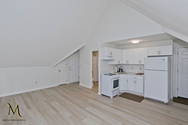 Building Photo - 41-45 Broad St Unit 43 Broad - 3rd Floor Rear Rental