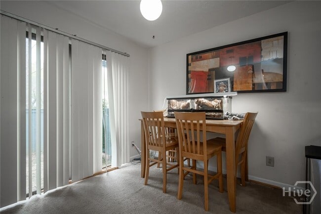 Photo - 187 Woodstone Dr