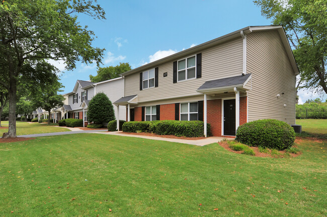 Building Photo - Villas at Lakewood Apartment Homes