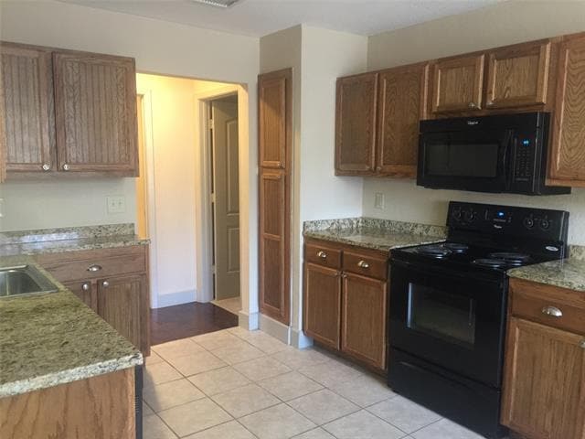 Photo - 8800 Camfield Way St