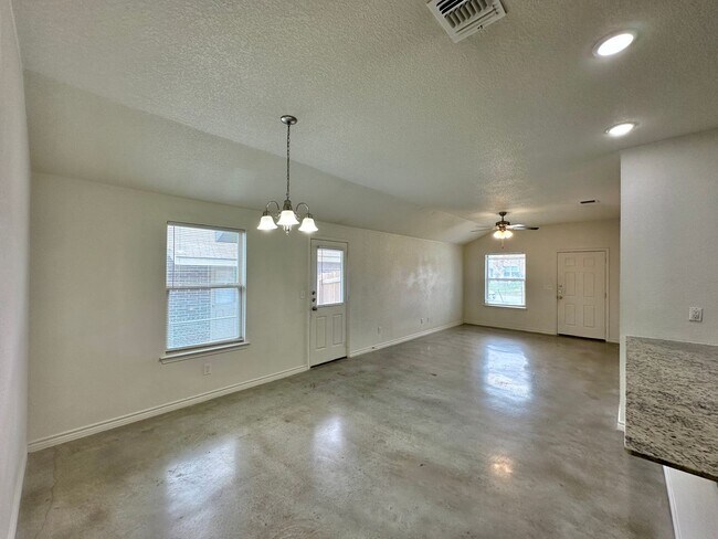 Photo - 6111 Amelia Earhart Blvd Unit 6111 B Amelia Earhart