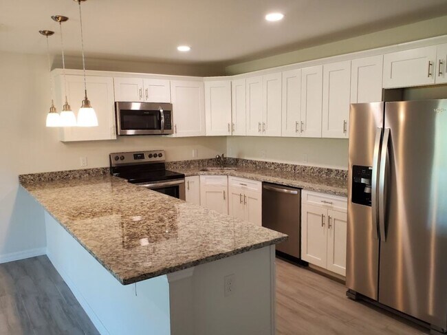 Photo - 3x2 Duplex Unit Unit 4738 13TH ST SW