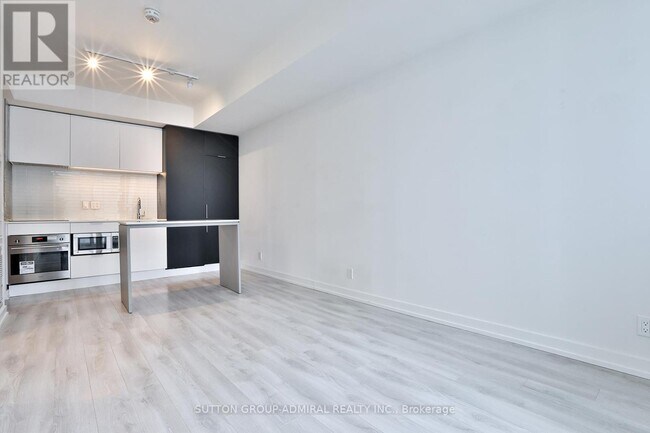 Photo - 33 Helendale Ave Unité 911