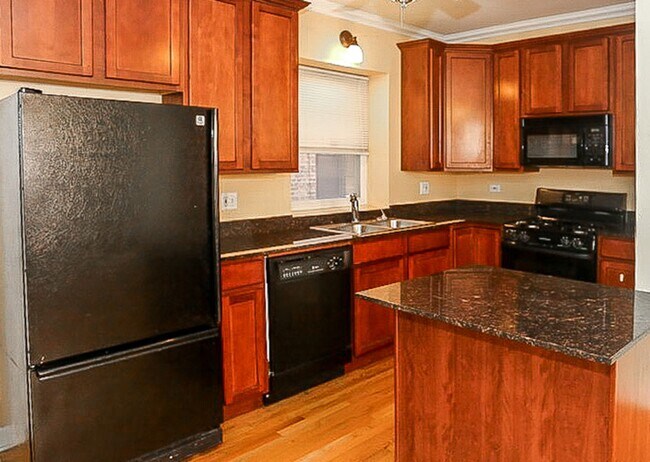 Photo - 628 W Roscoe St Unit 1N