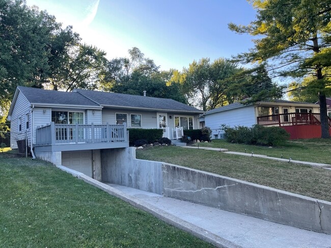 Building Photo - 33240 N Greentree Rd Rental