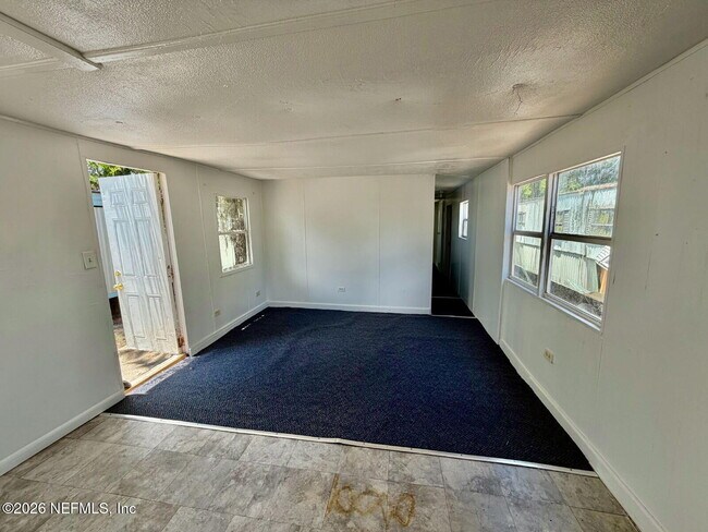 Photo - 5355 New Kings Rd